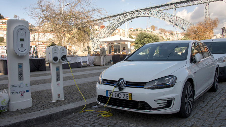 infrastructure-must-lead-charge-building-electric-car-network